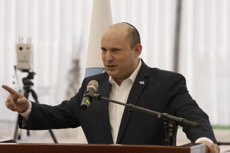 Israeli government loses majority as backbencher quits