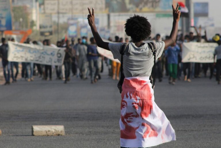 Sudanese take to the streets in new anti-coup protests