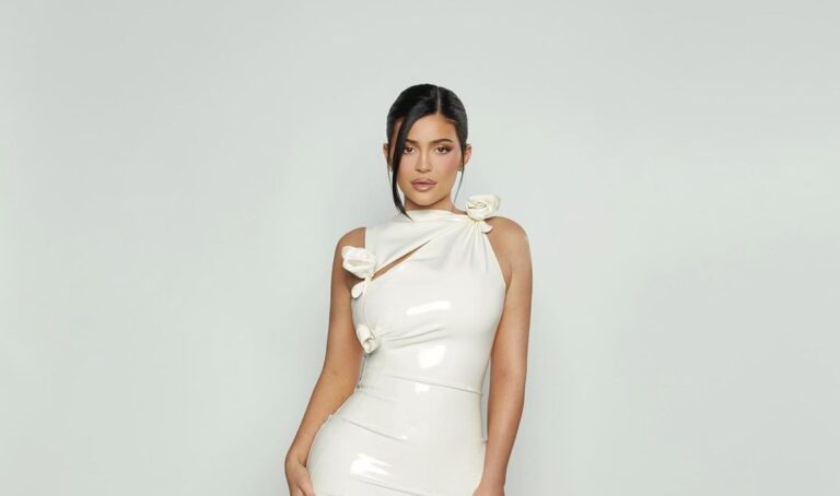 Kylie Jenner champions Arab designer at ‘The Kardashians’ premiere