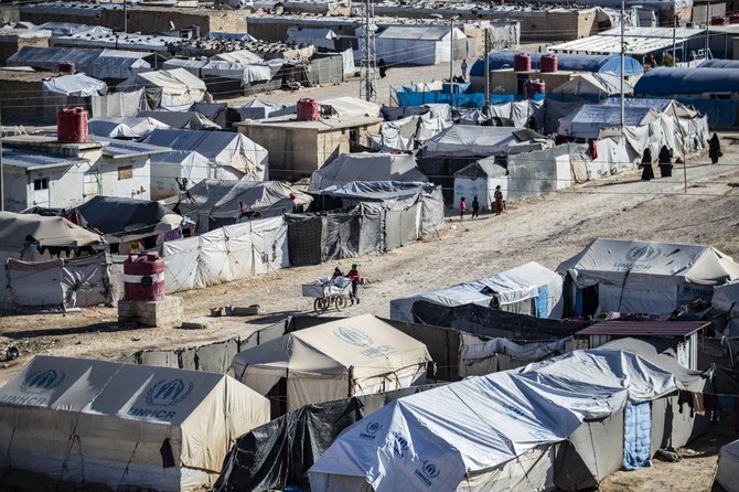 Iraq official warns of extremist threat from Syria camp