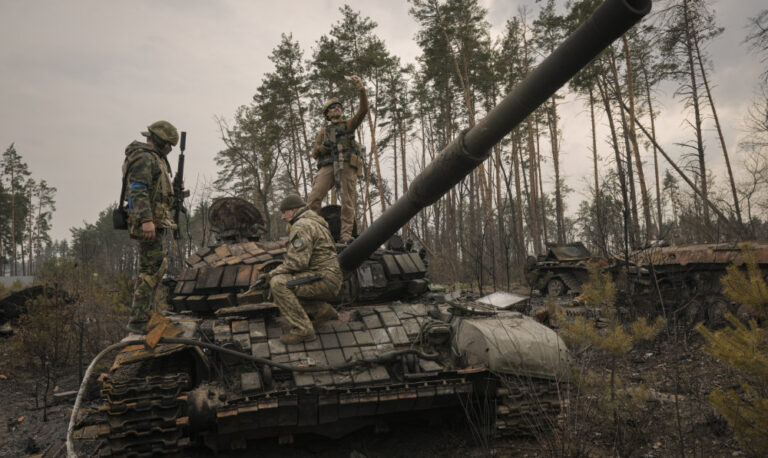 Ukrainian defenders dig in as Russia boosts firepower