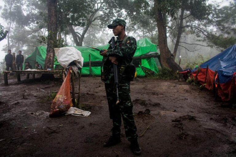 Myanmar army launches air strikes against rebels near Thai border