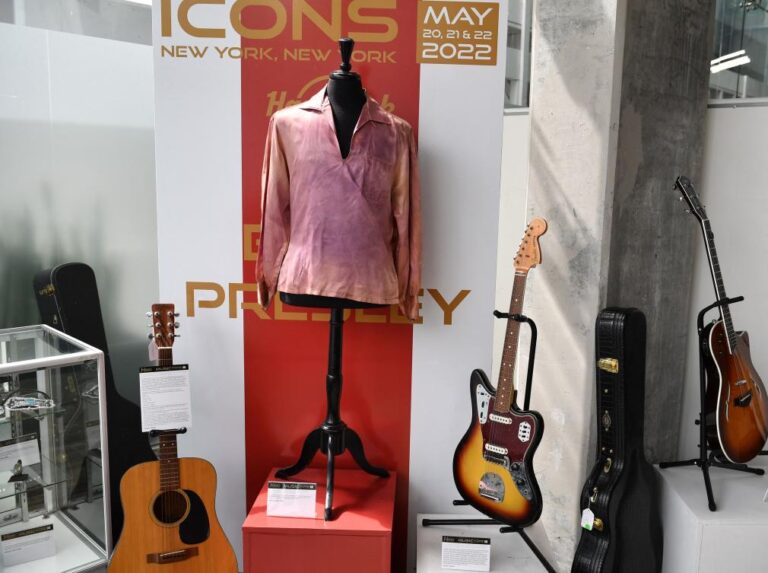 Universal Music can’t help falling for Elvis Presley, to manage song catalog