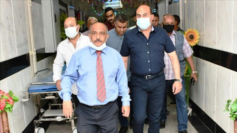 Truck hits tourist bus in Egypt, kills 10 including 4 French