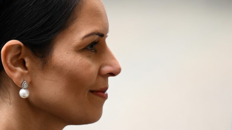 UK to revise anti-extremism program: Home secretary