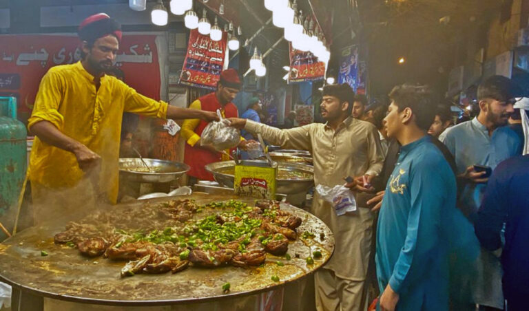 Famous sights and sounds of ‘Sahoor street’ return to Pakistan after pandemic lull