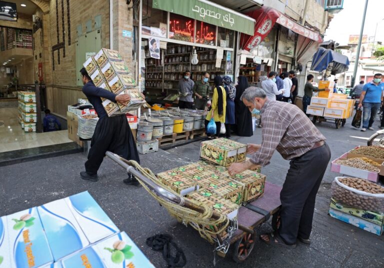 Iranian authorities urged to respect workers’ rights amid protests