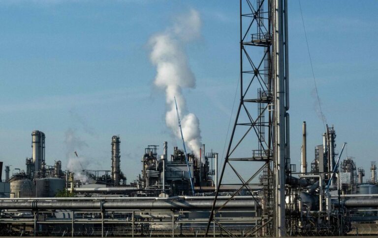 EU to lay out new sanctions on Russia, targeting oil imports