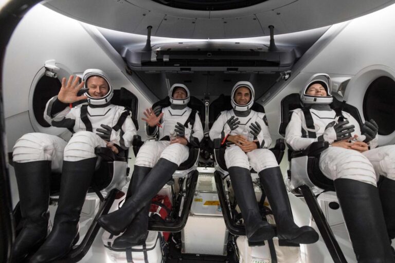 SpaceX brings 4 astronauts home with midnight splashdown