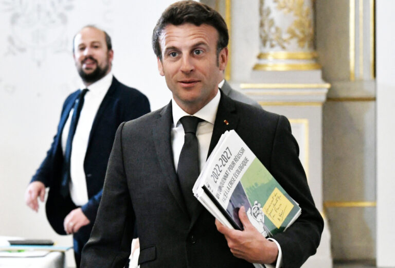 France’s left agrees to largely campaign together against Macron