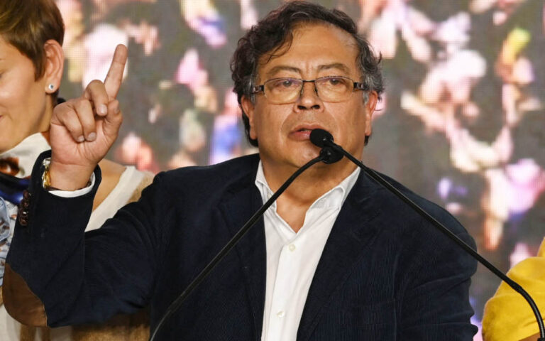 Colombia presidential race to runoff; leftist vs businessman