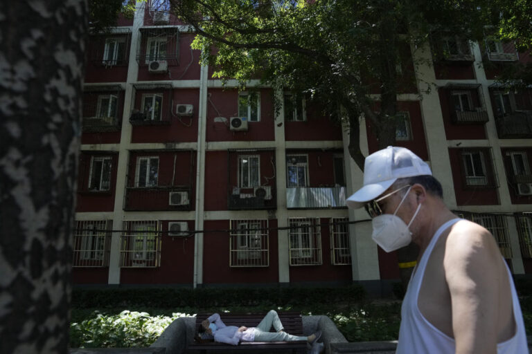 Beijing man breaks COVID-19 rules, sends thousands into quarantine