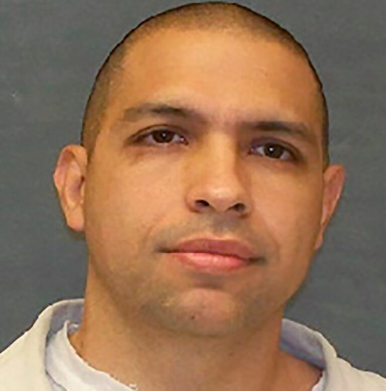 Police fatally shoot Texas fugitive after family of 5 killed