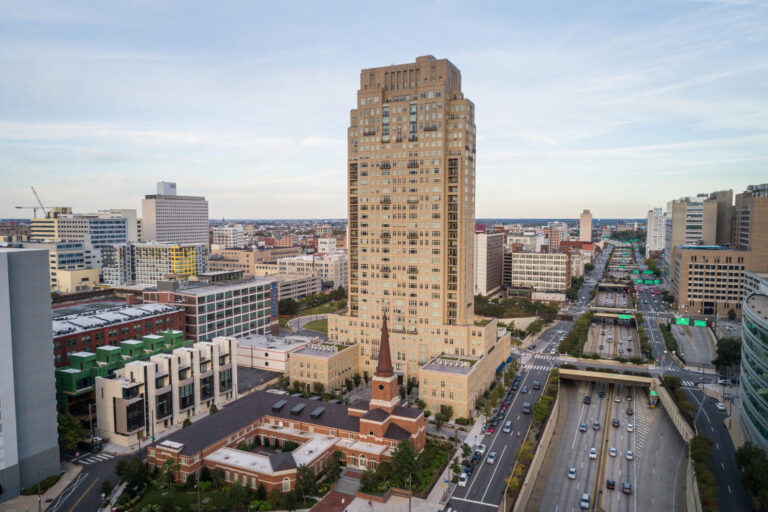 3 dead, 11 wounded in Philadelphia street shooting: police