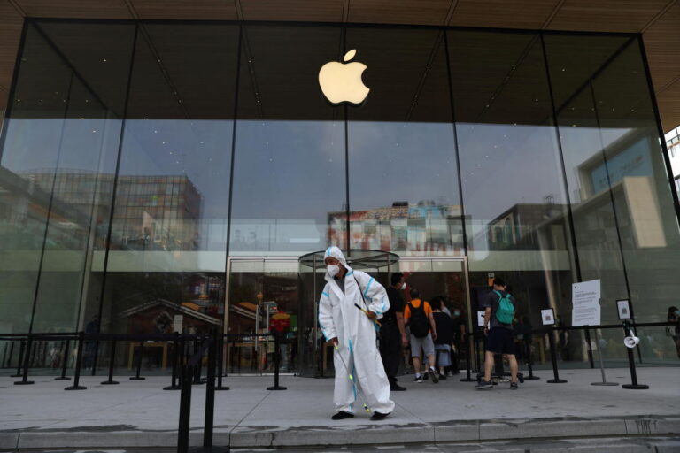 Beijing to reopen schools and workplaces as COVID-19 curbs ease