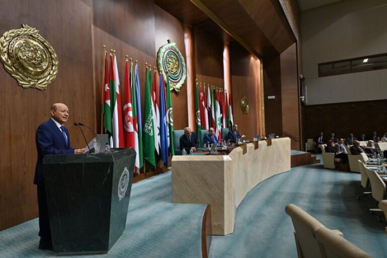 President Al-Alimi calls for active Arab role in support of Yemeni people