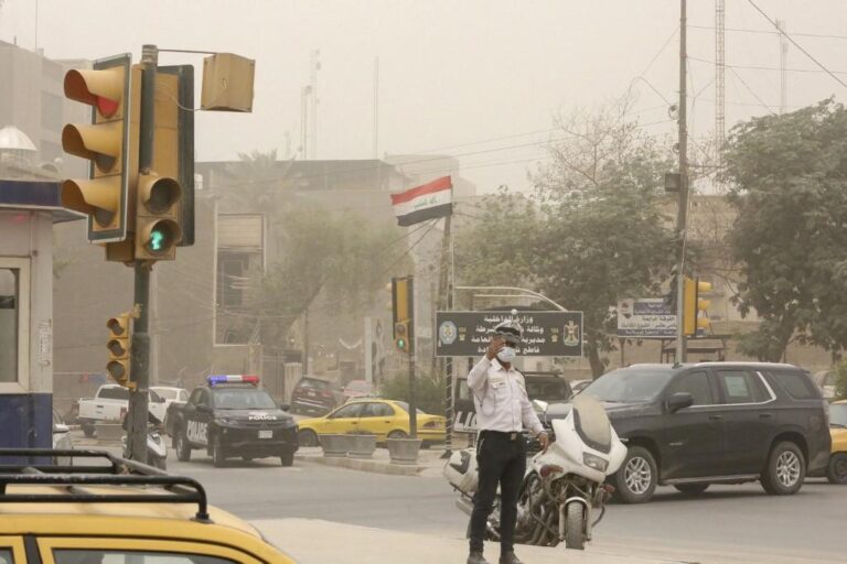 Sandstorm brings Iraq to standstill, grounds flights