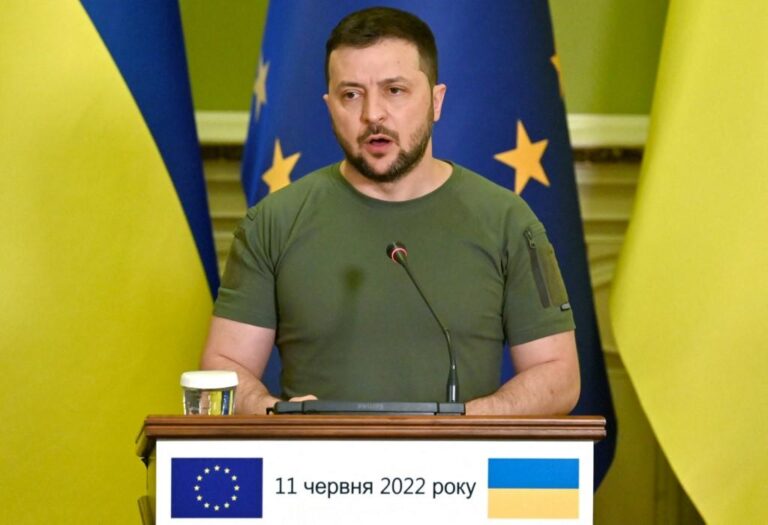 Zelensky pleads for arms as Russian forces lay siege to Severodonetsk