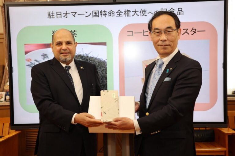 Saitama governor seeks e-commerce ties with Oman and other countries