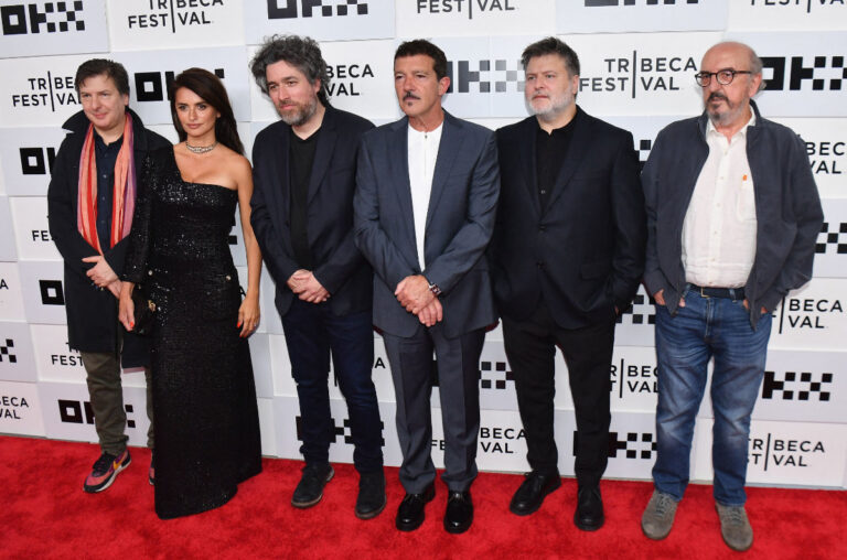 Hollywood actors Pen?lope Cruz and Antonio Banderas united by humor in ‘Official Competition’