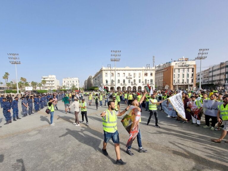 Protesters storm into parliament building in eastern Libya