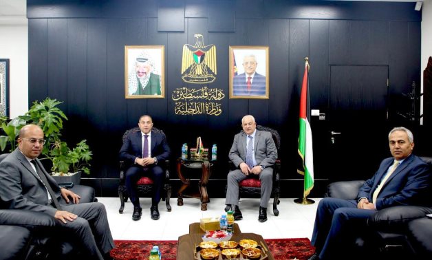 Palestinian interior minister, Egyptian envoy discuss cooperation