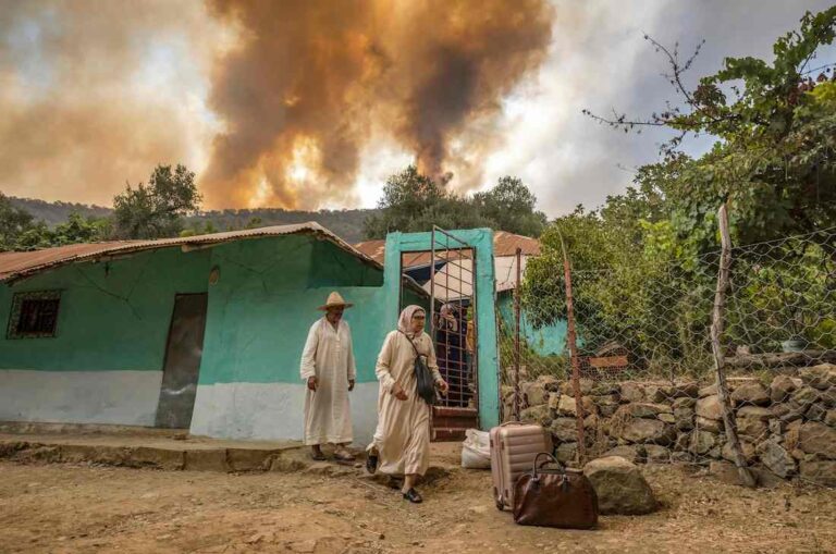 Morocco firefighters battle infernos as villagers flee