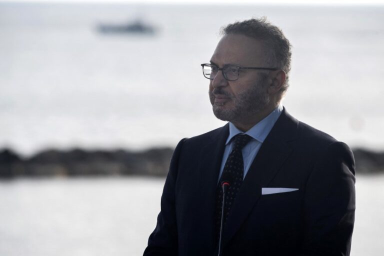 Gargash: Abu Dhabi is sending an ambassador to Tehran and wants to rebuild relations with it