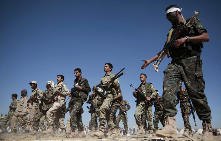 Child killed, 11 wounded in Houthi artillery attack in Taiz