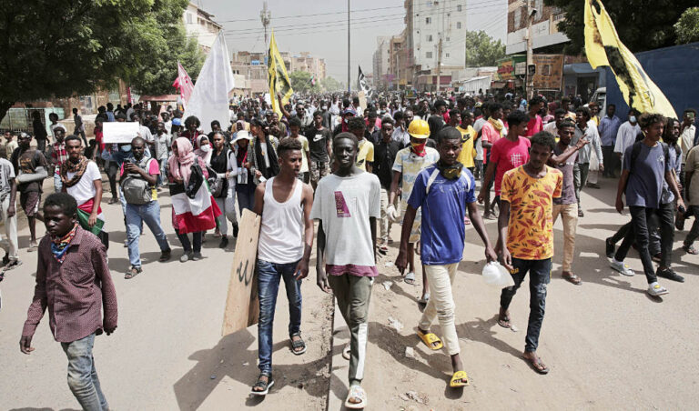 Thousands take to Sudan streets to protest military rule