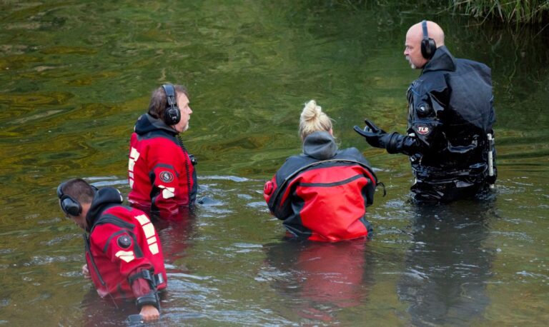17-year-old killed, 4 hurt in stabbings on Wisconsin river