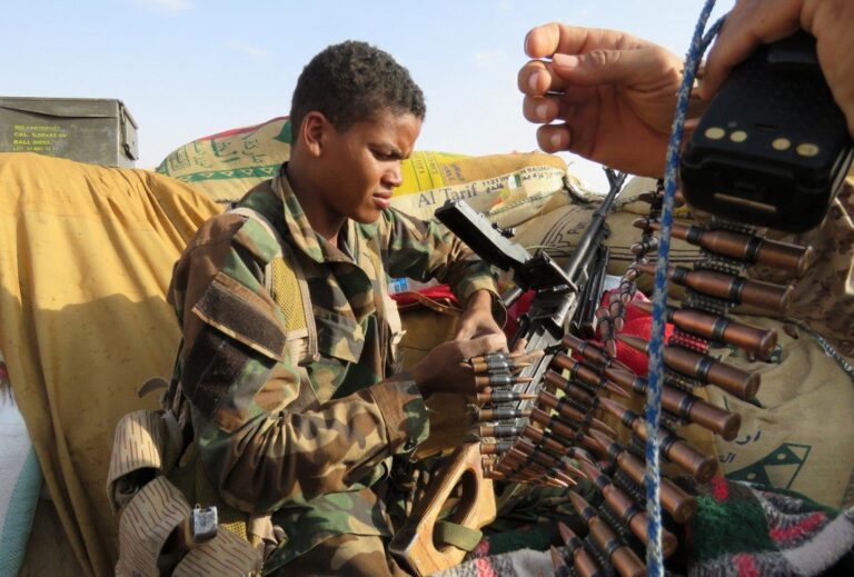 Yemeni army officer killed in clashes with Houthis