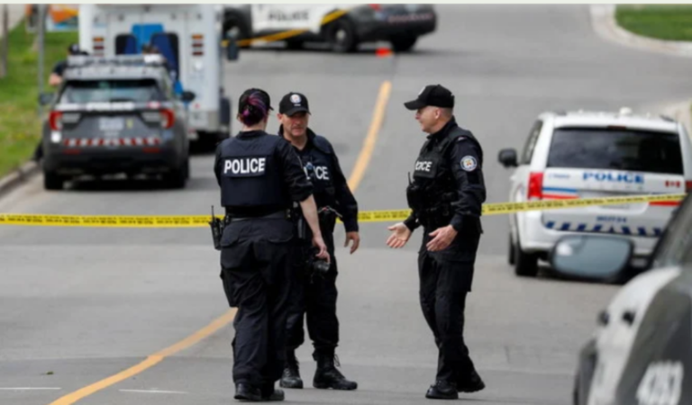 Canada to ban handgun imports: minister