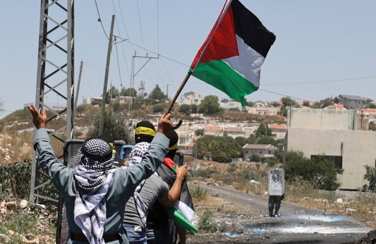 Egyptian, Israeli leaders hold talks after Gaza truce