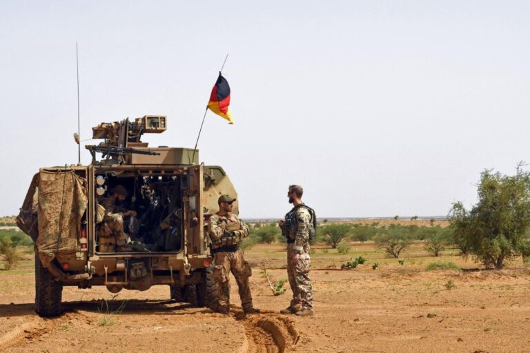 Germany suspends military operations in Mali