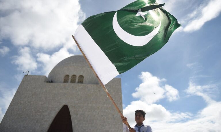 PM urges national dialogue as Pakistan celebrates 75 years of independence