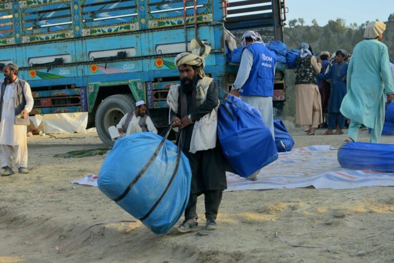 Aid to Afghanistan should resume: Ex-British Army chief