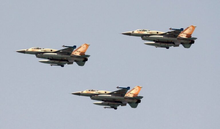 Lebanon denounces the use of its airspace to bomb Syria