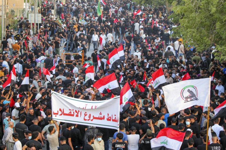 Iraqi PM calls meeting of senior politicians to end crisis