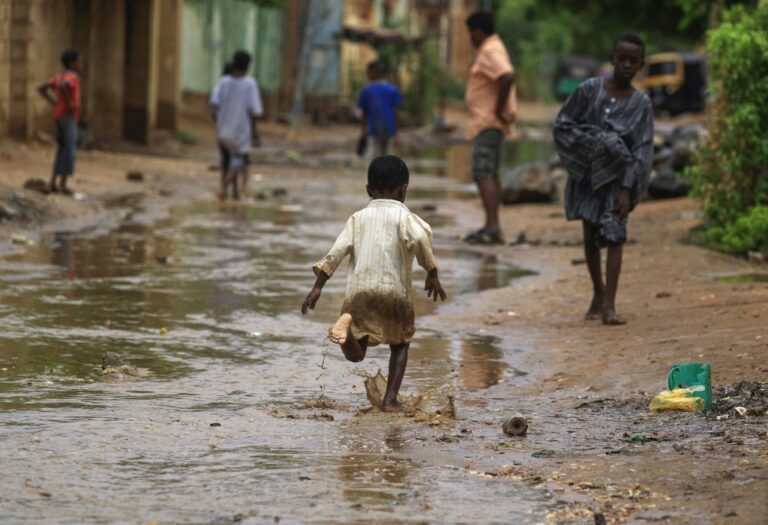 Egypt sends aid to flood-hit Sudan