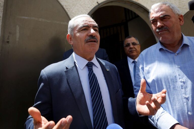 Israel defies UN with raid on Palestine rights groups