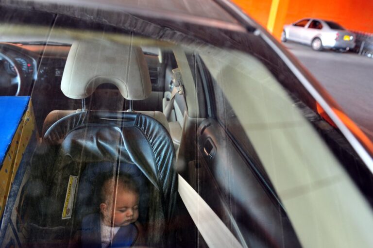 Abu Dhabi Police warn of hefty $1,361 fine for leaving children unattended in car