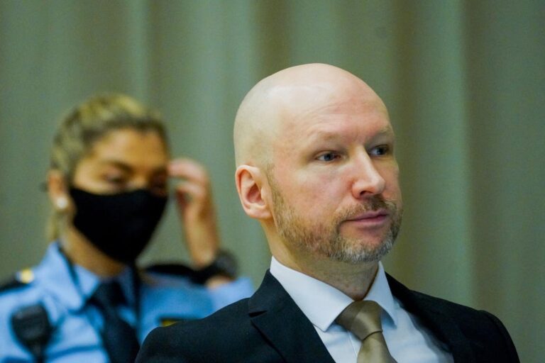 Norwegian mass-murderer sues Norwegian state — again