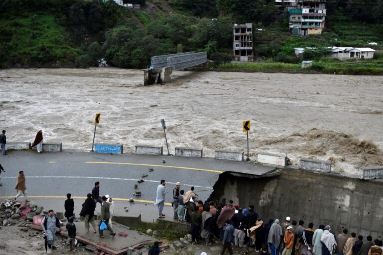 UK to send Pakistan ?1.5m in emergency flood aid