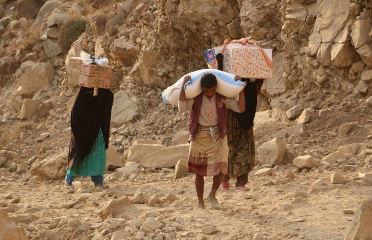 Houthi attack on besieged Yemeni city of Taiz kills 10 soldiers