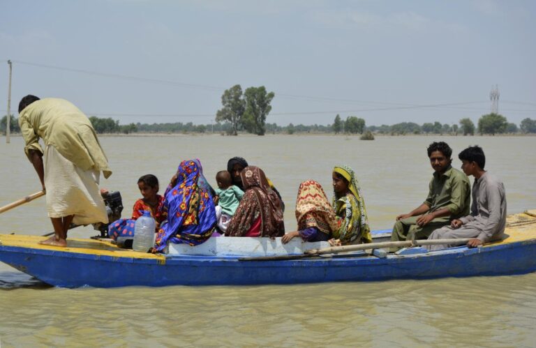In Pakistan, fears of waterborne diseases as floods recede