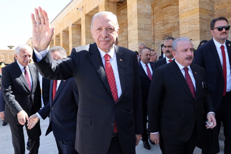 Turkey can be facilitator on Ukraine nuclear plant, Erdogan tells Putin