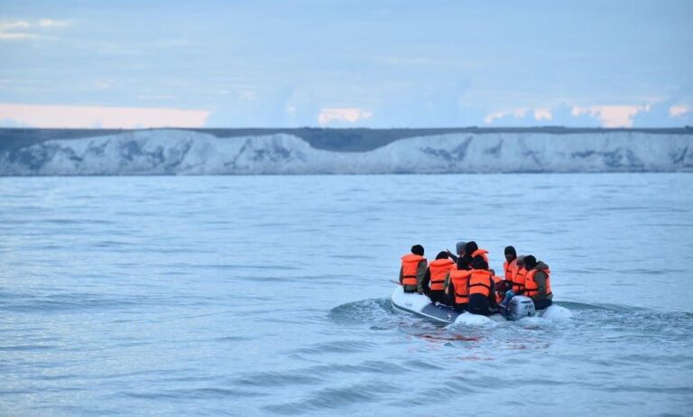 Nearly 1,000 migrants cross Channel Saturday: UK govt