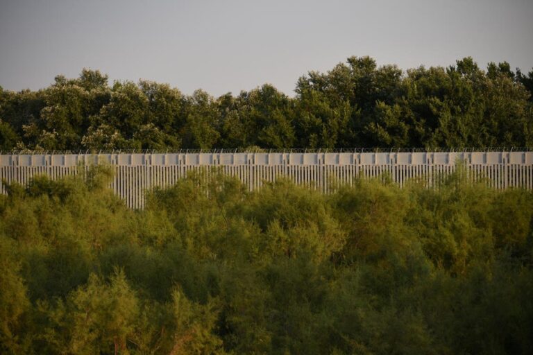 Greece plans to extend fence on land border with Turkey