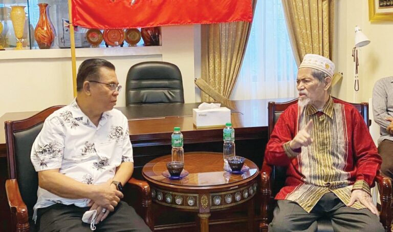 Philippines’ top separatist leaders agree to unite for peace, development in Muslim Mindanao
